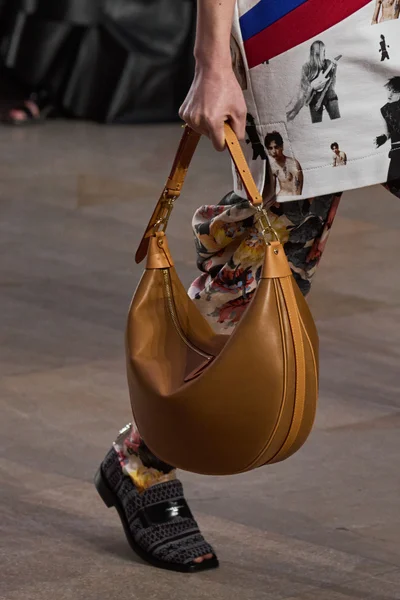 Look 93